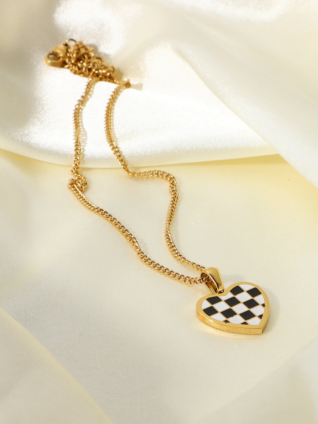 Checkerboard Heart Pendant Chain Necklace - TEXVIN