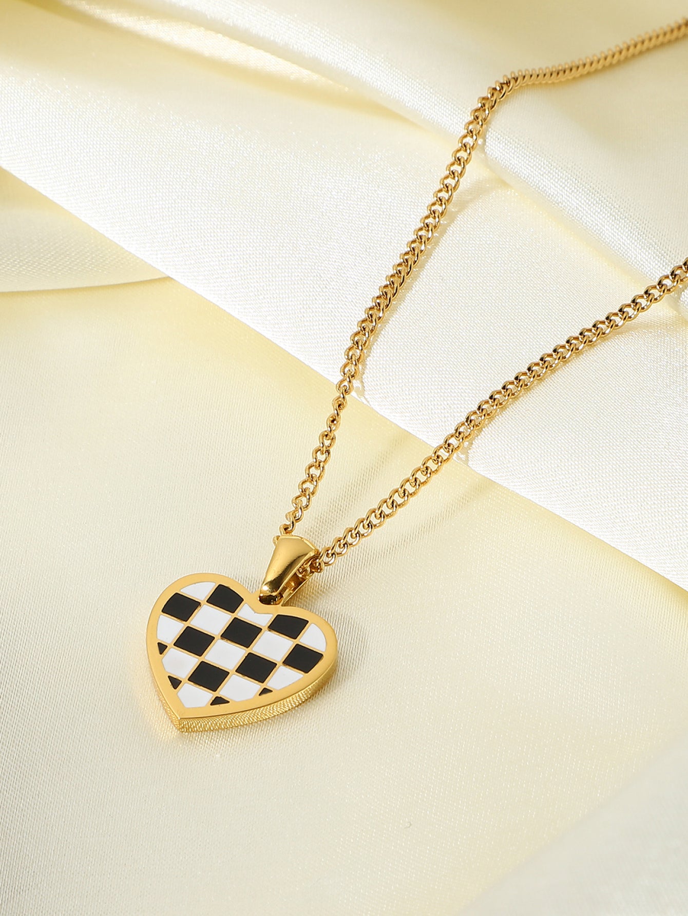 Checkerboard Heart Pendant Chain Necklace - TEXVIN