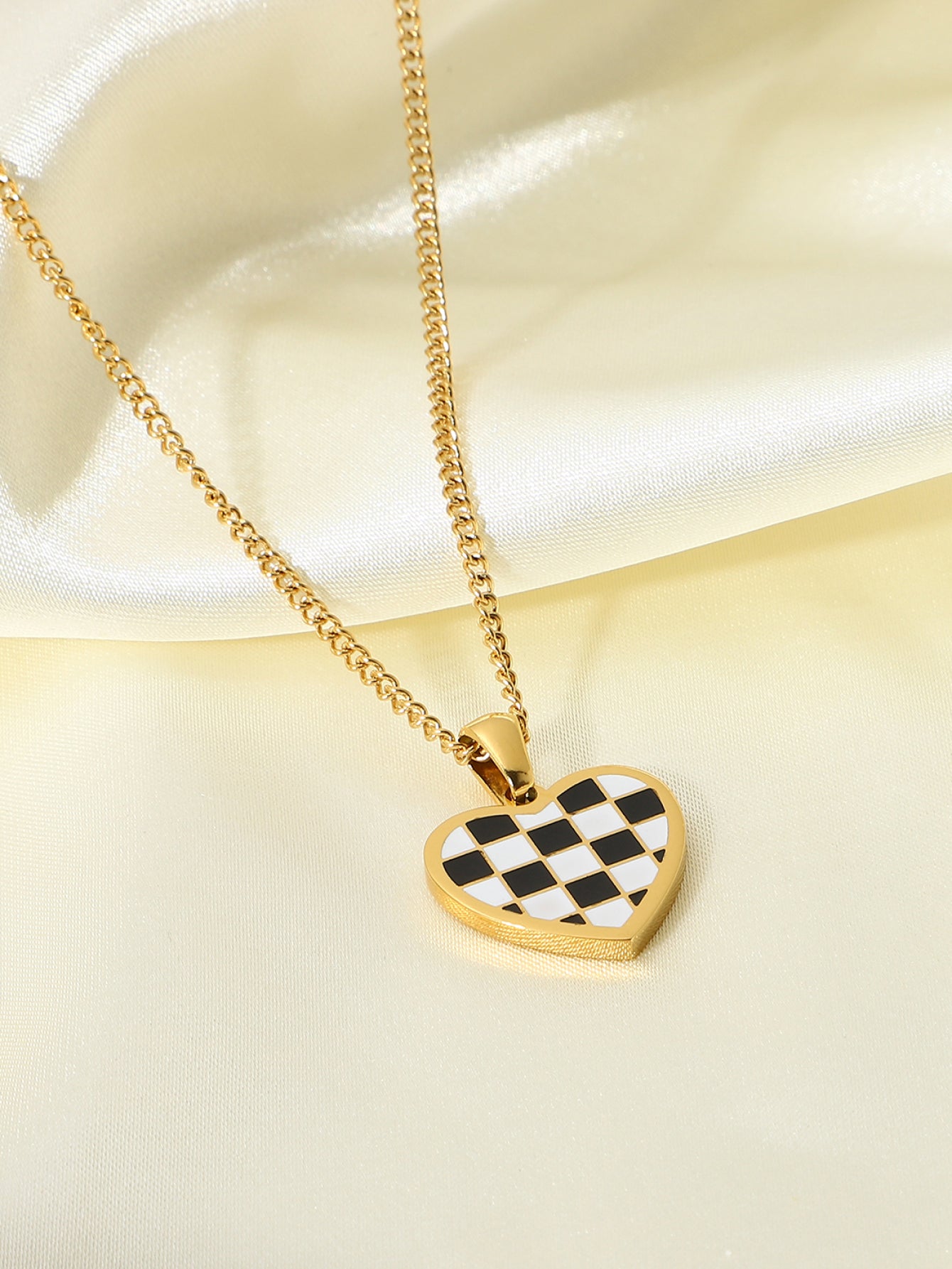 Checkerboard Heart Pendant Chain Necklace - TEXVIN